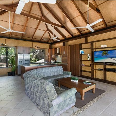 Absolute Beachfront Horseshoe Bay Экстерьер фото